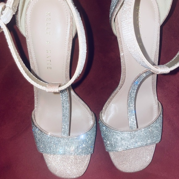 Kelly & Katie Conradd Women’s Sandal.❤️ - Picture 9 of 12